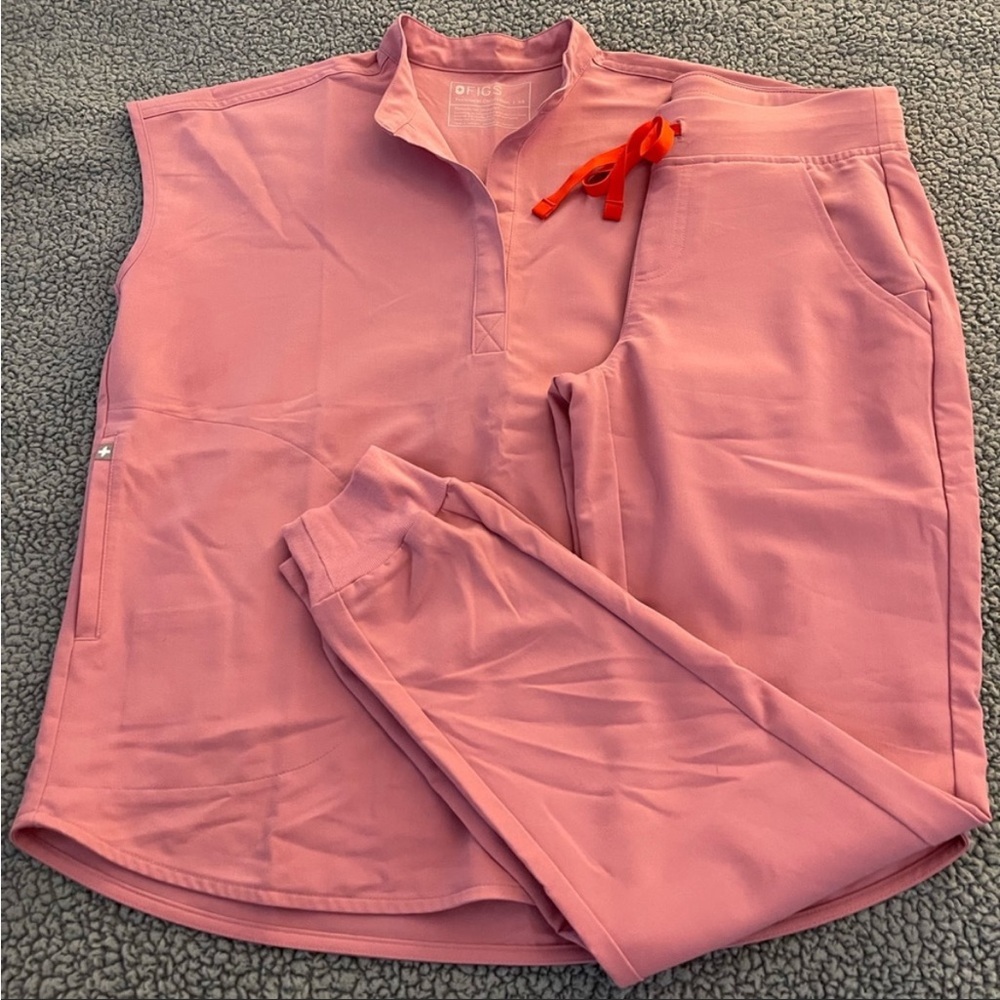 FIGS Scrubs set XS